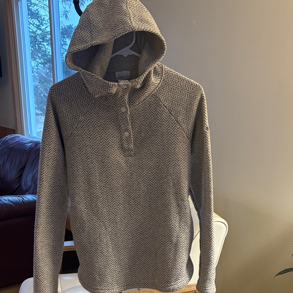 Columbia Women’s Gray Pullover Fleece Hoodie, size medium